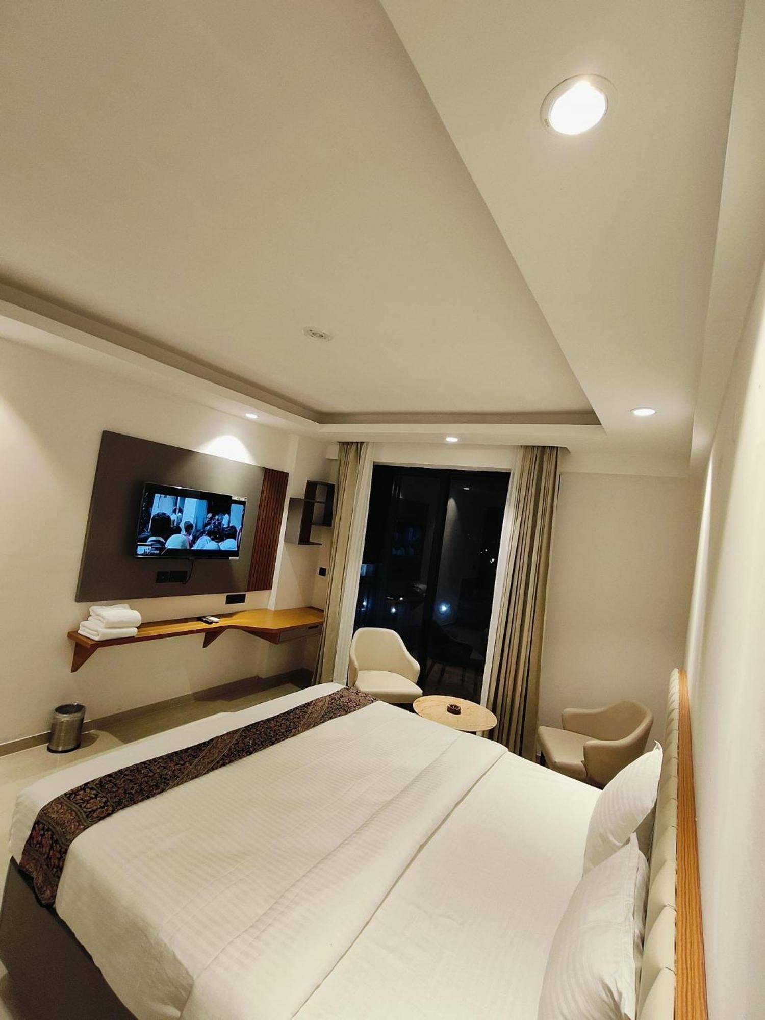 Hotel Maple Tree - Near Ekana Cricket Stadium - Lucknow Dış mekan fotoğraf