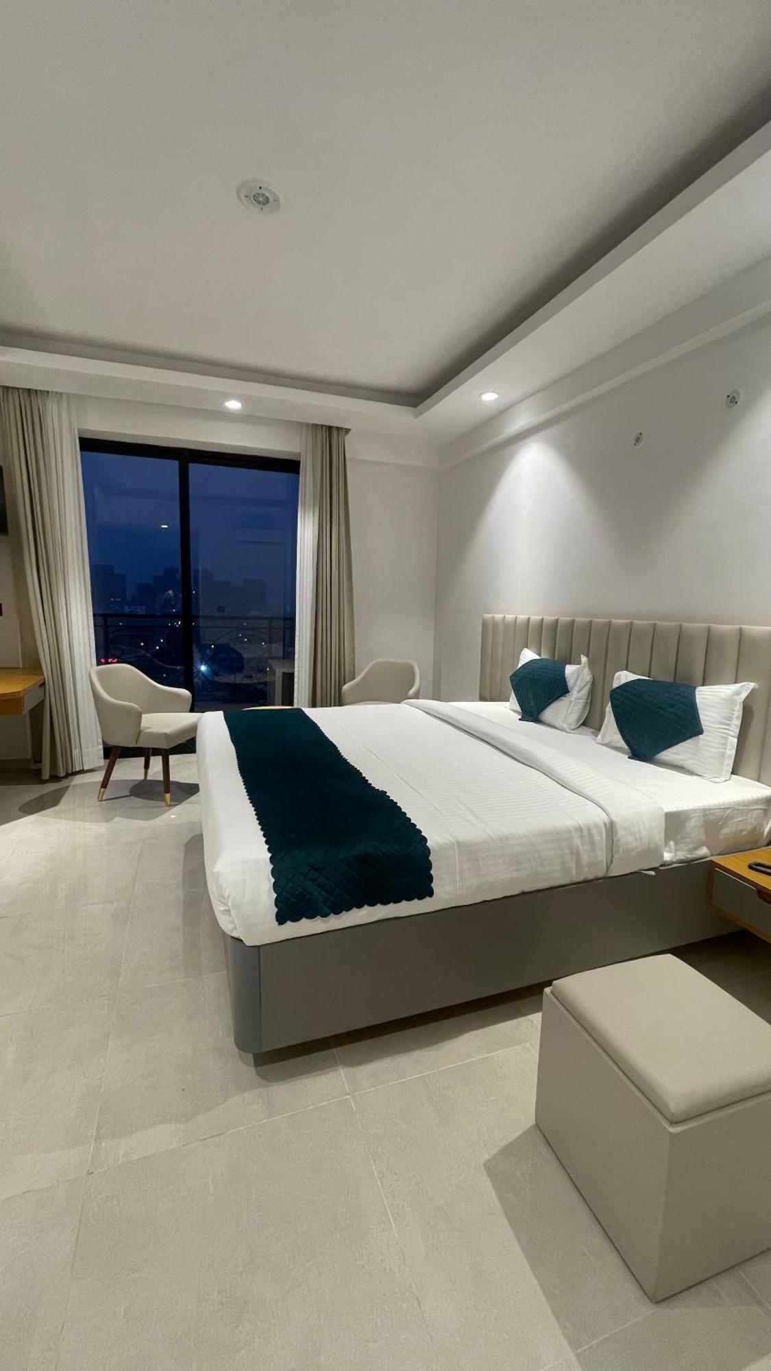 Hotel Maple Tree - Near Ekana Cricket Stadium - Lucknow Dış mekan fotoğraf